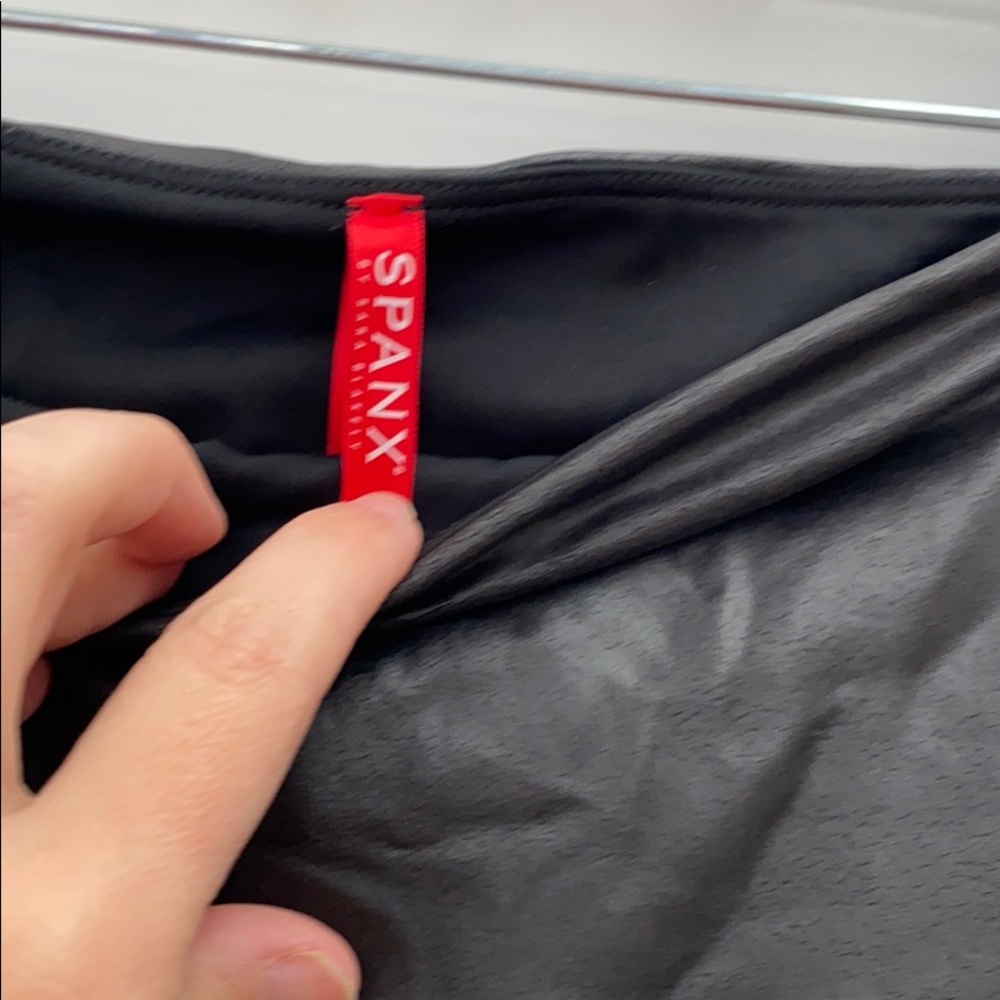 Spanx Faux Leather Leggings Black Women's Med NWT - Picture 4 of 6